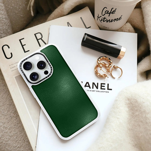 iPhone 15 Pro Case Classic Leather — Dark Green